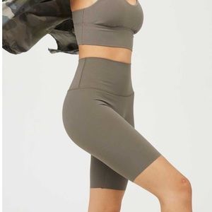 Aerie OFFLINE Goals 9’’ Bike Short Size L